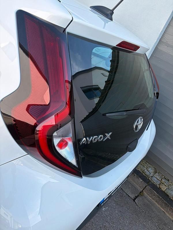 Gebraucht Toyota Aygo X 72 PS (52 kW) 2024 Weiß SUV