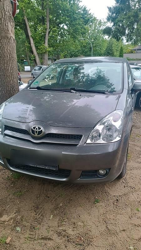 Grau Gebraucht 2007 Toyota Corolla Verso Van / Kleinbus | 3.500 € - Bild 1/4