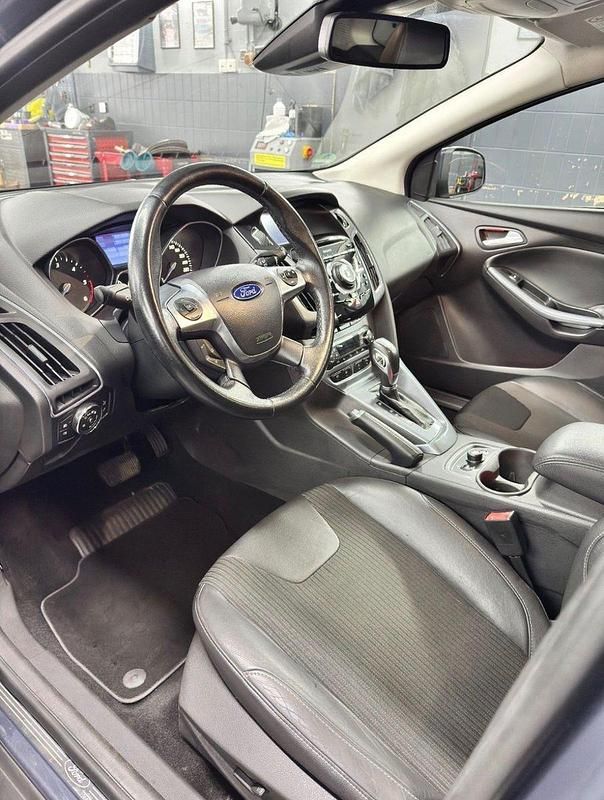 Gebraucht Ford Focus Titanium 140 PS (102 kW) 2014 Grau Kombi