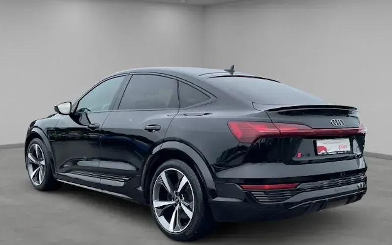 Gebraucht Audi SQ8 Sportback e-tron Comfort 369 kW (503 PS) 2023 Schwarz SUV