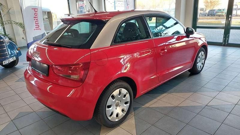 Gebraucht Audi A1 Ambition 90 PS (66 kW) 2014 Misanorot perleffekt Kleinwagen