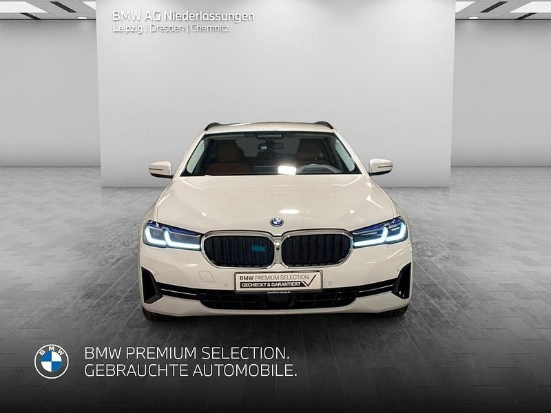 Gebraucht BMW 530e 292 PS (214 kW) 2023 Weiß Kombi