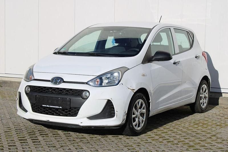Gebraucht Hyundai i10 Classic 67 PS (49 kW) 2017 Weiß Kleinwagen