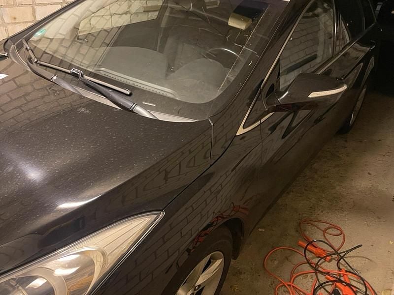 Schwarz Gebraucht 2012 Hyundai i40 Kombi | 4.999 € (Superpreis) - Bild 1/1