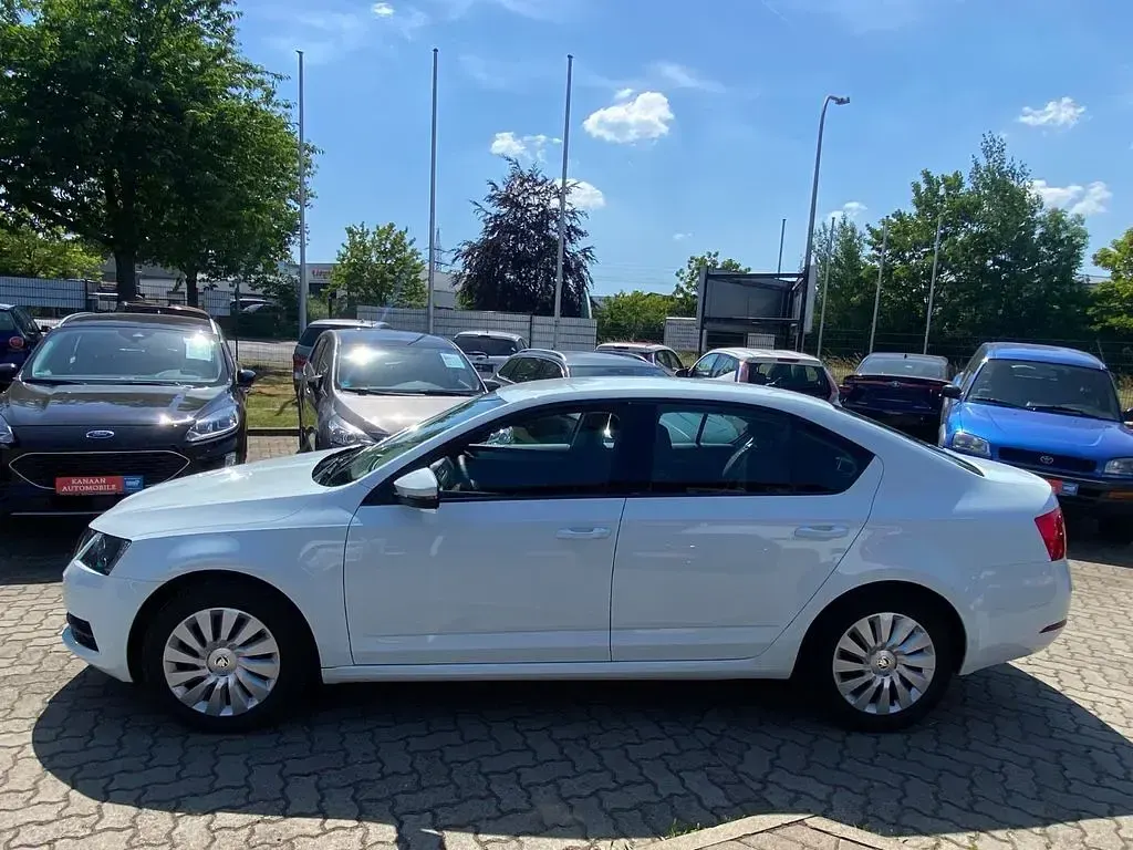 Gebraucht Skoda Octavia Active 86 PS (63 kW) 2018 Weiß Limousine