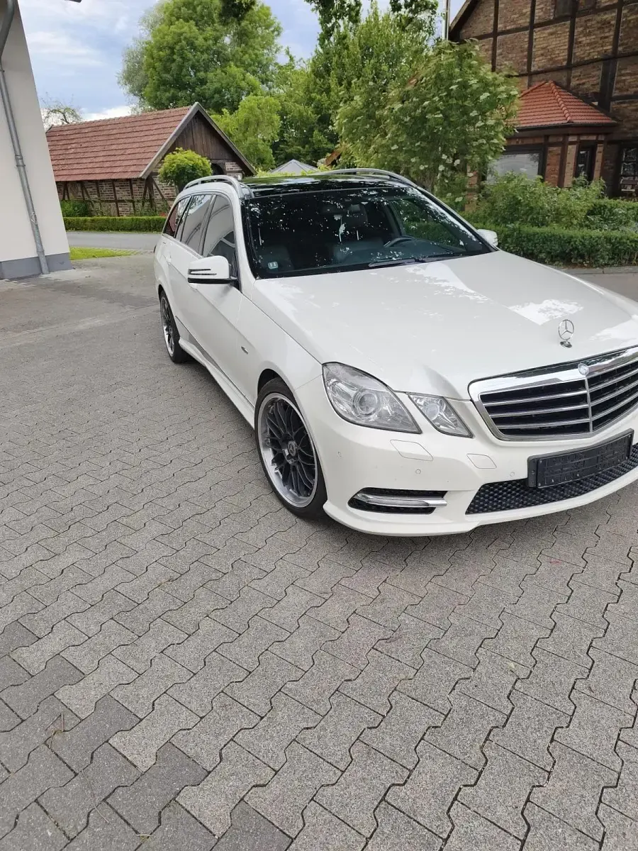 Gebraucht Mercedes E350 AMG 306 PS (225 kW) 2011 Weiß Kombi