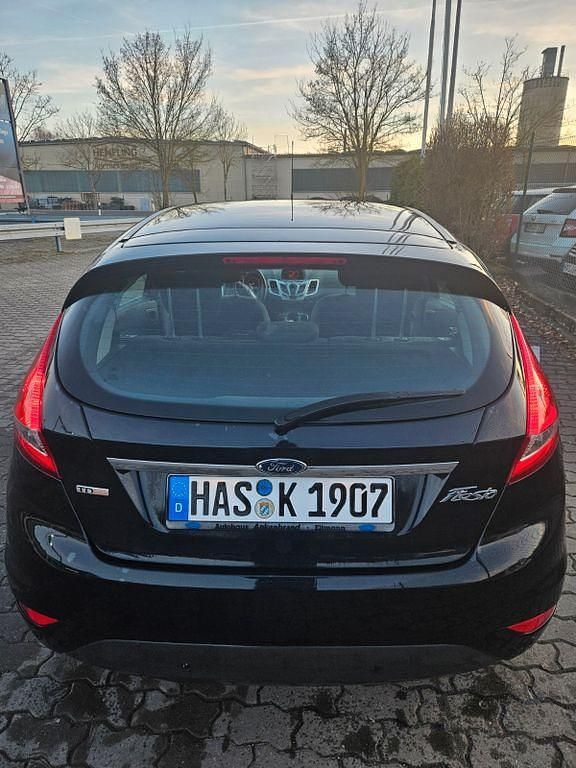 Gebraucht Ford Fiesta 90 PS (66 kW) 2009 Schwarz Kleinwagen