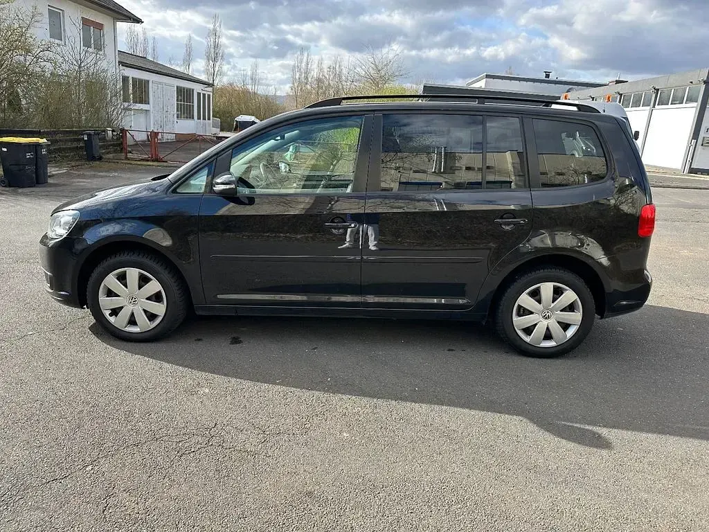 Gebraucht VW Touran 140 PS (102 kW) 2012 Schwarz Van / Kleinbus