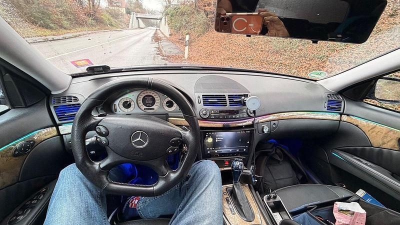 Blau Gebraucht 2006 Mercedes E500 Avantgarde Kombi | 4.999 € - Bild 1/4