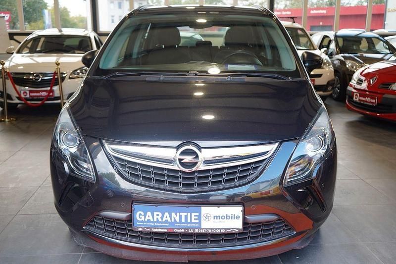 Schwarz Gebraucht 2016 Opel Zafira Tourer Selection Van / Kleinbus | 9.990 € (Fairer Preis) - Bild 1/4