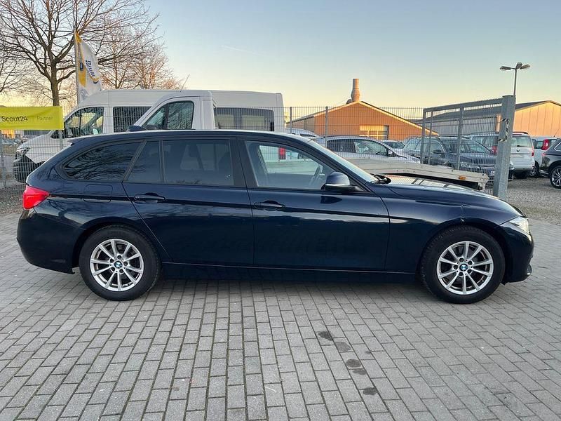 Gebraucht BMW 320 Advantage 190 PS (139 kW) 2016 Blau Kombi