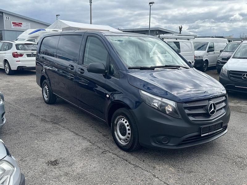 Gebraucht Mercedes Vito 163 PS (119 kW) 2018 Blau Van