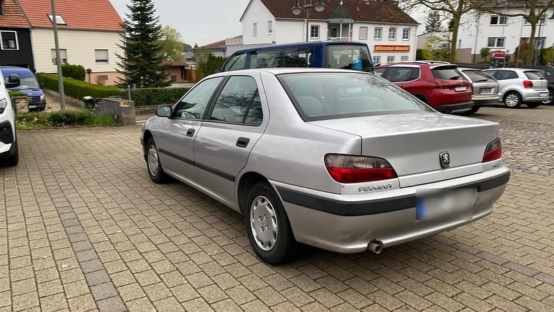 Gebraucht Peugeot 406 90 PS (66 kW) 1998 Silber Limousine
