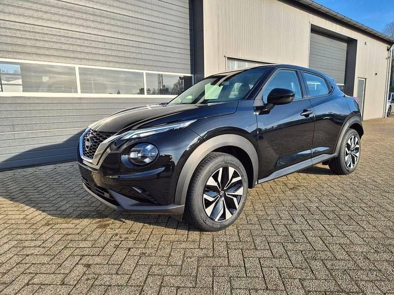 Pearl black Neu 2026 Nissan Juke Acenta SUV | 20.840 € (Superpreis) - Bild 1/4