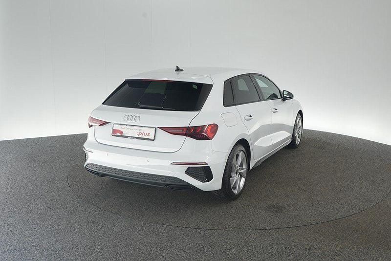 Gebraucht Audi A3 S-Line 150 PS (110 kW) 2023 Gletscherweiß metallic Limousine