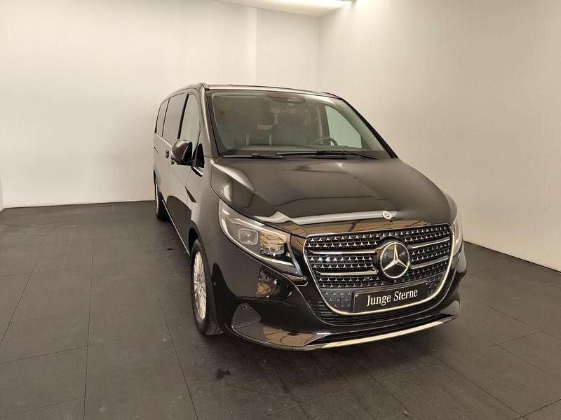 Gebraucht Mercedes V300 237 PS (174 kW) 2024 Obsidianschwarz metallic Van / Kleinbus