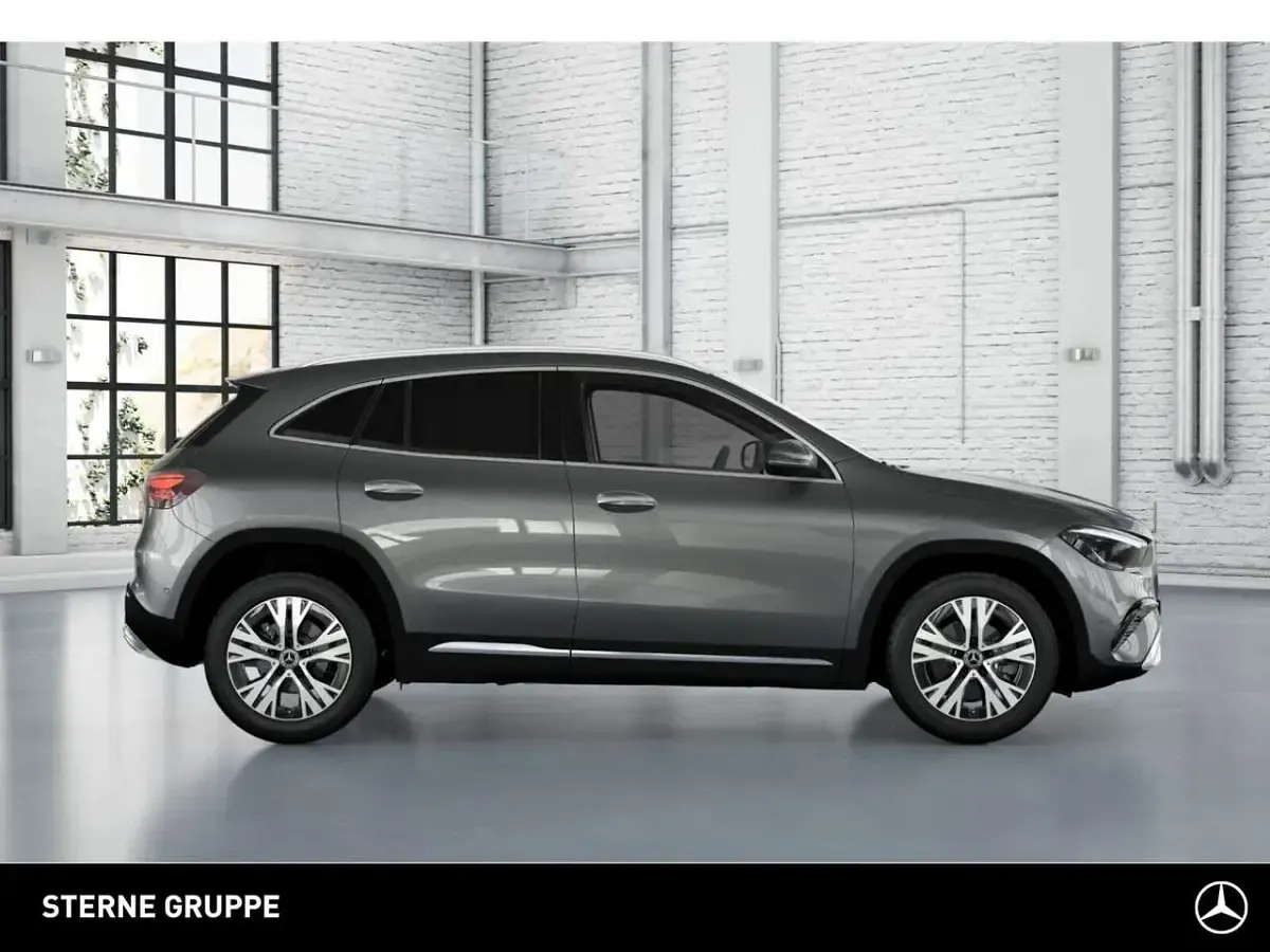 Gebraucht Mercedes GLA200 163 PS (119 kW) 2025 Grau SUV