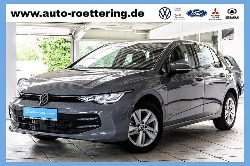 Grau Gebraucht 2024 VW Golf VIII Life Limousine | 22.990 € (Guter Preis) - Bild 1/4