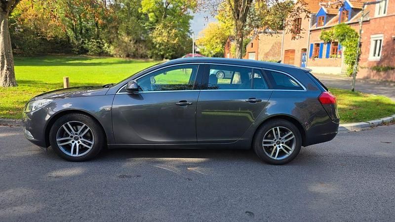 Grau Gebraucht 2011 Opel Insignia Innovation Kombi | 4.999 € (Fairer Preis) - Bild 1/4