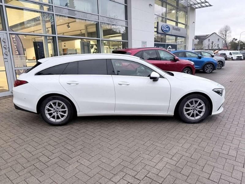 Gebraucht Mercedes CLA200 150 PS (110 kW) 2021 Polarweiss  unilack Kombi