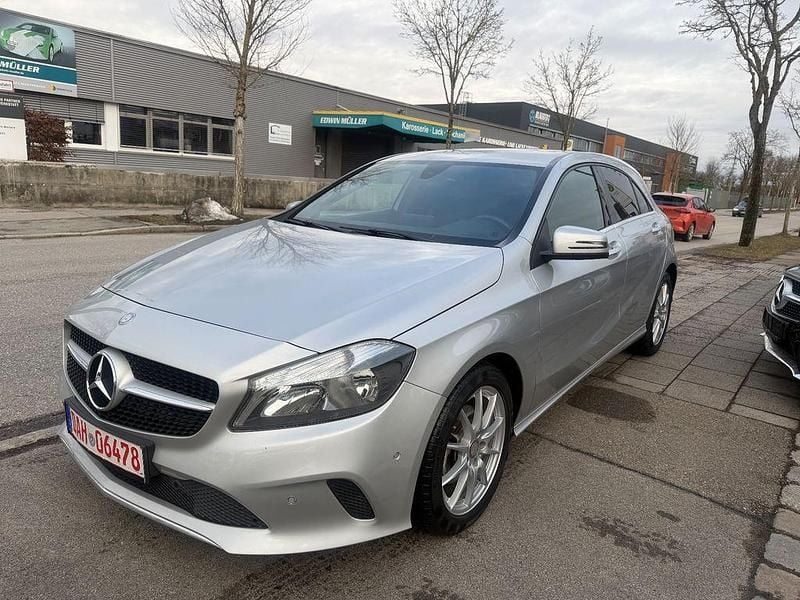 Gebraucht Mercedes A200 Edition 156 PS (114 kW) 2016 Silber Limousine