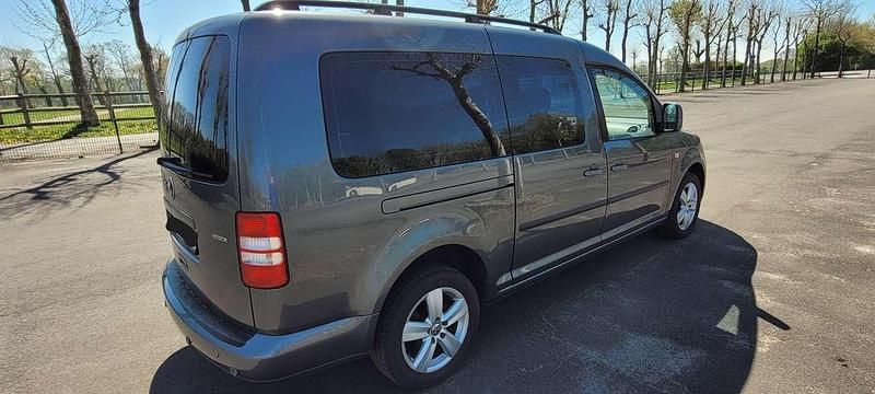 Second-hand VW Caddy 102 CP (75 kW) 2011 Gri Monovolum