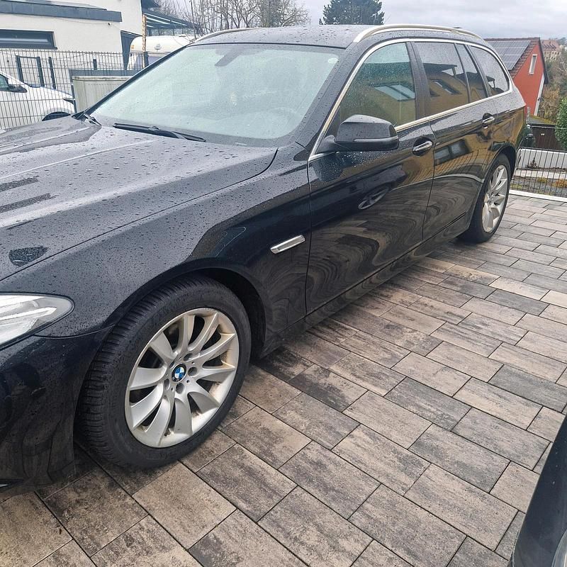 Gebraucht BMW 520 190 PS (139 kW) 2016 Schwarz Limousine