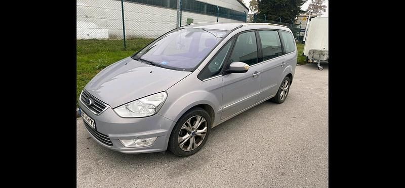 Grau Gebraucht 2011 Ford Galaxy Van / Kleinbus | 4.990 € (Guter Preis) - Bild 1/4
