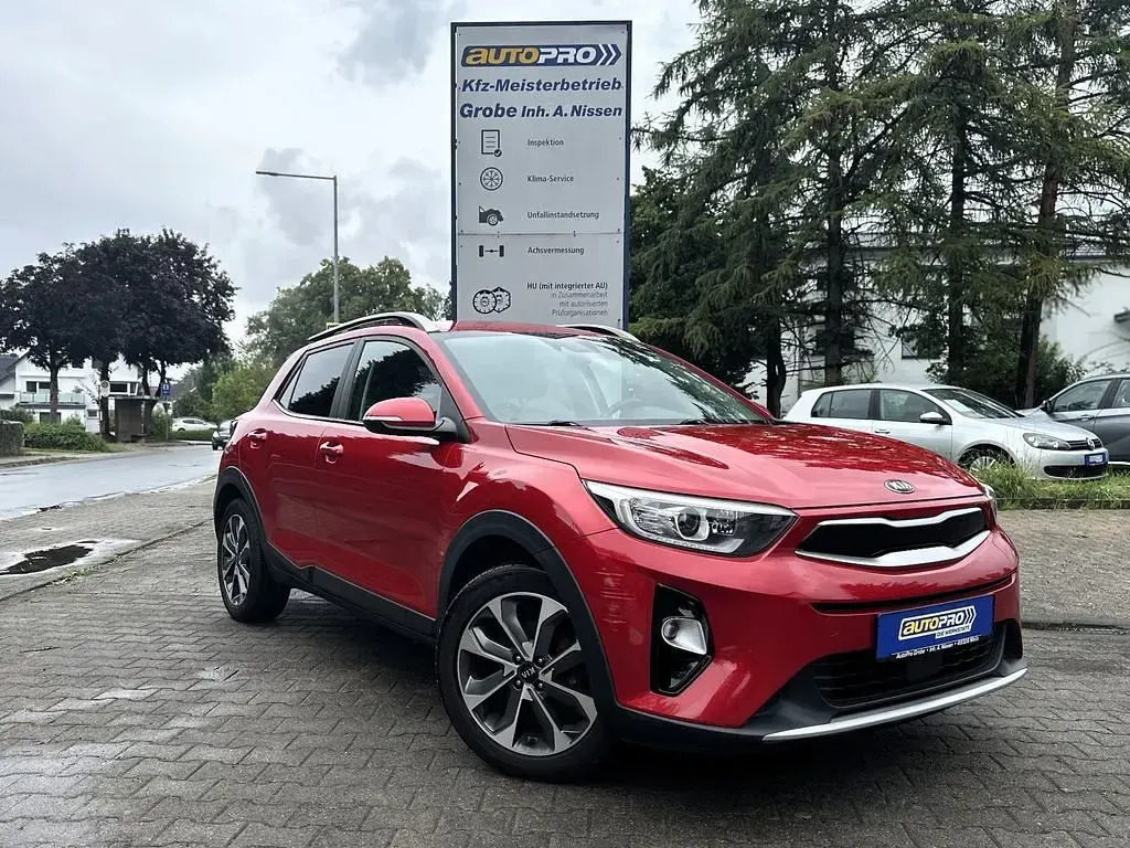 Gebraucht Kia Stonic Spirit 120 PS (88 kW) 2017 Rot SUV