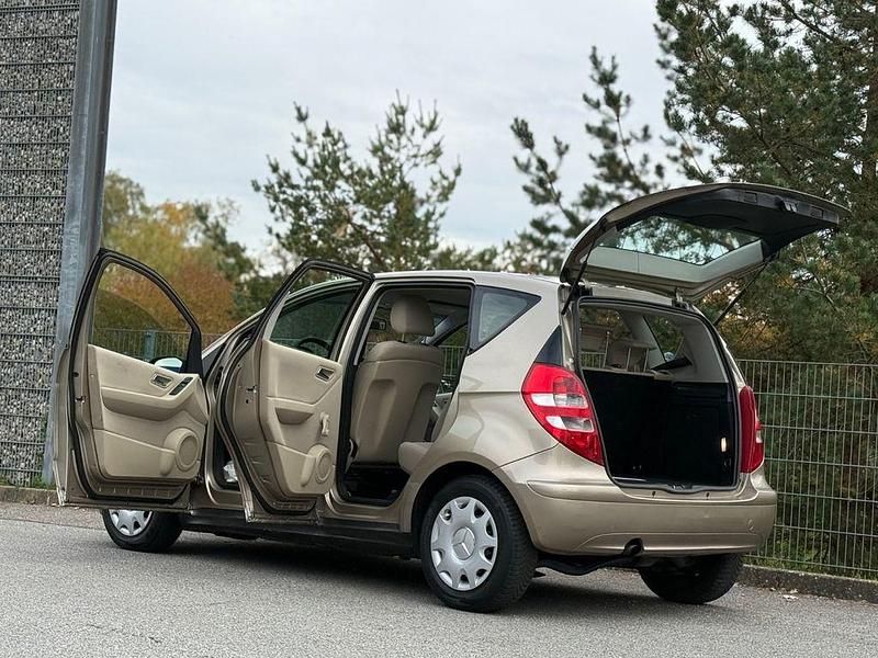 Gold Gebraucht 2005 Mercedes A150 Classic Van / Kleinbus | 4.850 € (Fairer Preis) - Bild 1/4
