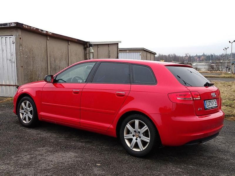 Gebraucht Audi A3 Ambiente 140 PS (102 kW) 2012 Rot Kleinwagen