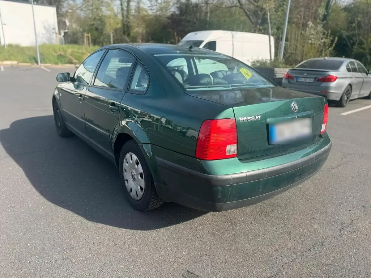 Gebraucht VW Passat 101 PS (74 kW) 2000 Grün Limousine