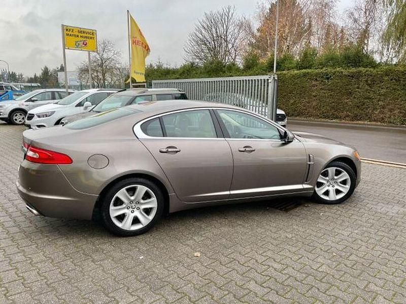 Gold Gebraucht 2009 Jaguar XF Limousine | 10.900 € (Teuer) - Bild 1/4