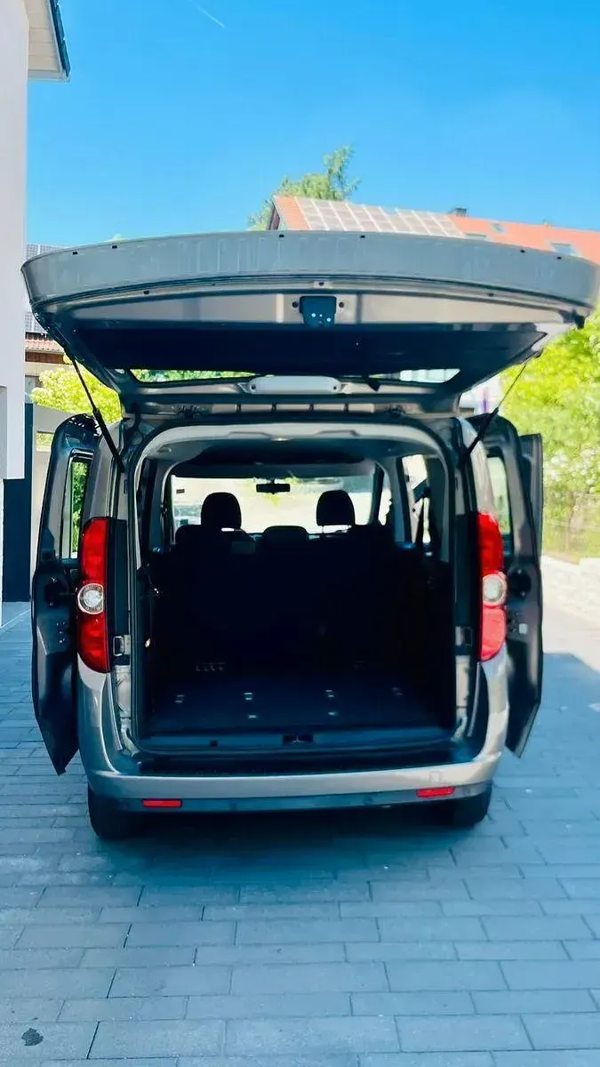 Gebraucht Opel Combo Edition 105 PS (77 kW) 2013 Grau Van / Kleinbus