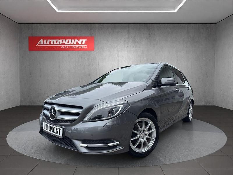 Grau Gebraucht 2013 Mercedes B200 Van / Kleinbus | 11.999 € (Fairer Preis) - Bild 1/4