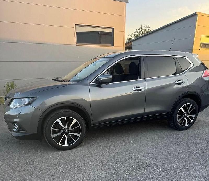 Grau Gebraucht 2016 Nissan X-Trail 360º SUV | 16.300 € (Guter Preis) - Bild 1/4