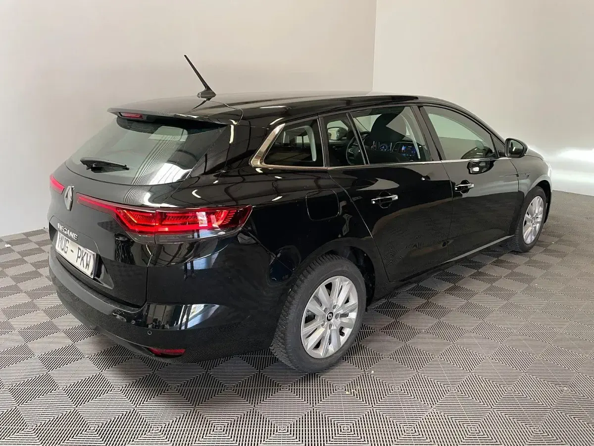 Gebraucht Renault Mégane GrandTour Equilibre 116 PS (85 kW) 2023 Schwarz Kombi