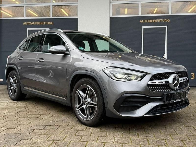 Gebraucht Mercedes GLA200 AMG line 163 PS (119 kW) 2022 Grau SUV