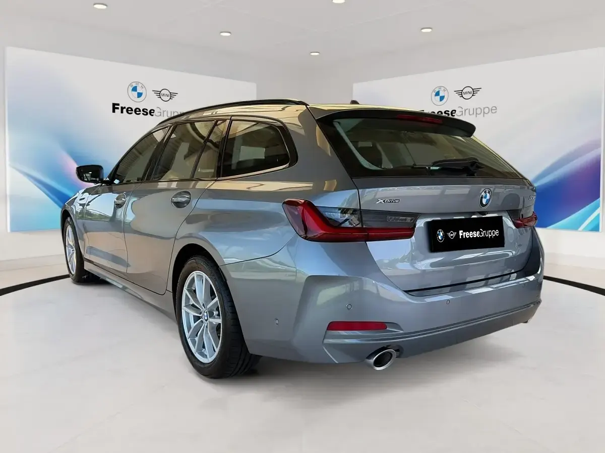 Gebraucht BMW 330 Shadowline 245 PS (180 kW) 2025 Silber Limousine