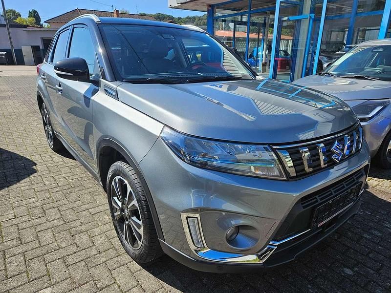 Gebraucht Suzuki Vitara Comfort+ 140 PS (102 kW) 2021 Galactic / cosmic black SUV