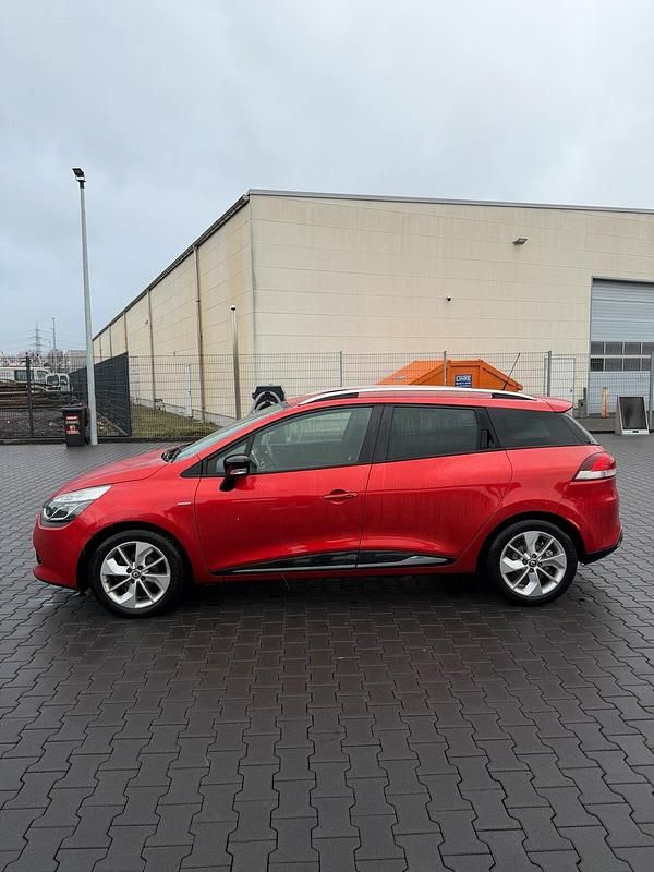 Rot Gebraucht 2015 Renault Clio GrandTour LIMITED Kombi | 8.200 € (Fairer Preis) - Bild 1/4