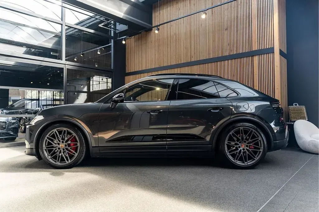 Gebraucht Porsche Macan 380 kW (517 PS) 2025 Grau SUV