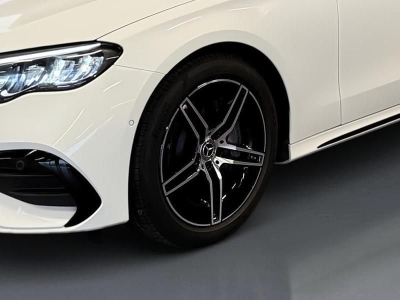 Gebraucht Mercedes E220 AMG 197 PS (144 kW) 2025 Unilack polarweiß Kombi
