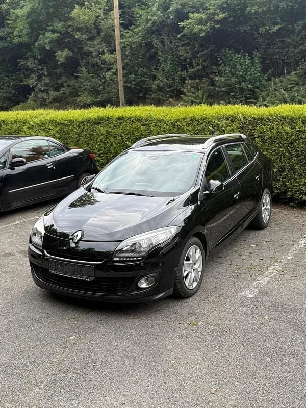 Schwarz Gebraucht 2013 Renault Mégane GrandTour Kombi | 3.999 € (Guter Preis) - Bild 1/4