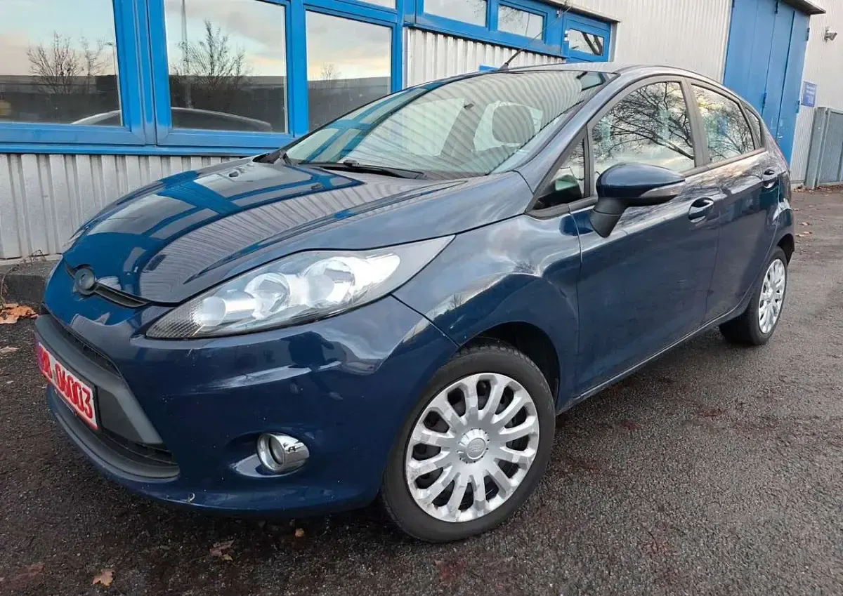 Gebraucht Ford Fiesta 82 PS (60 kW) 2011 Blau Limousine