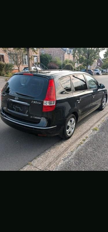 Gebraucht Hyundai i30 108 PS (79 kW) 2009 Schwarz Kombi