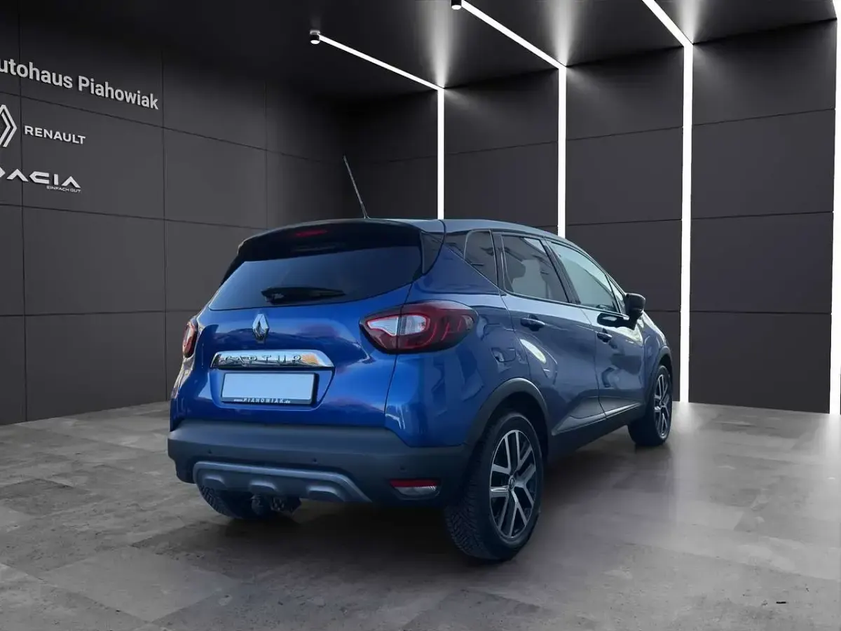 Second-hand Renault Captur Version S 150 CP (110 kW) 2019 Albastru SUV
