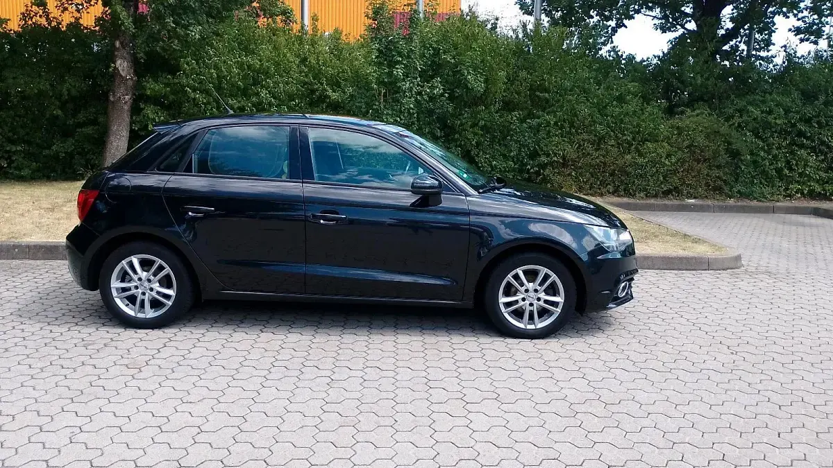 Gebraucht Audi A1 85 PS (62 kW) 2013 Schwarz Kleinwagen