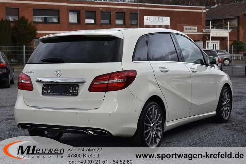 Gebraucht Mercedes B200 AMG 136 PS (100 kW) 2018 Weiß Van / Kleinbus