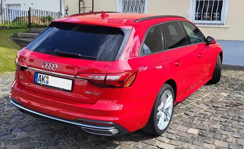 Gebraucht Audi A4 Design 163 PS (119 kW) 2020 Rot Kombi